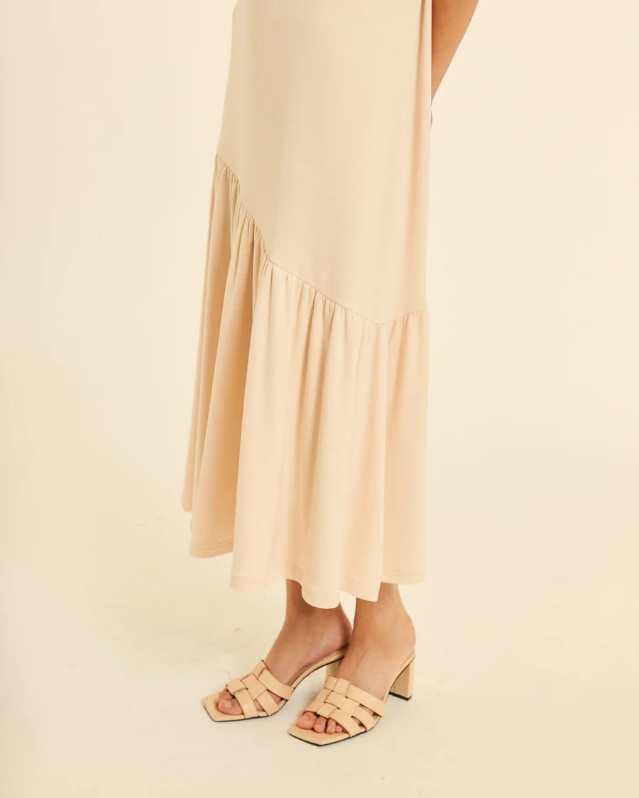 Vestido beige largo volante Pepaloves - Imagen 3