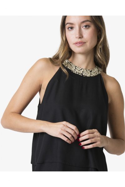 Top doble tela con cuello étnico negro