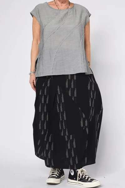 Falda azúl marino con pliegues Wendy Trendy