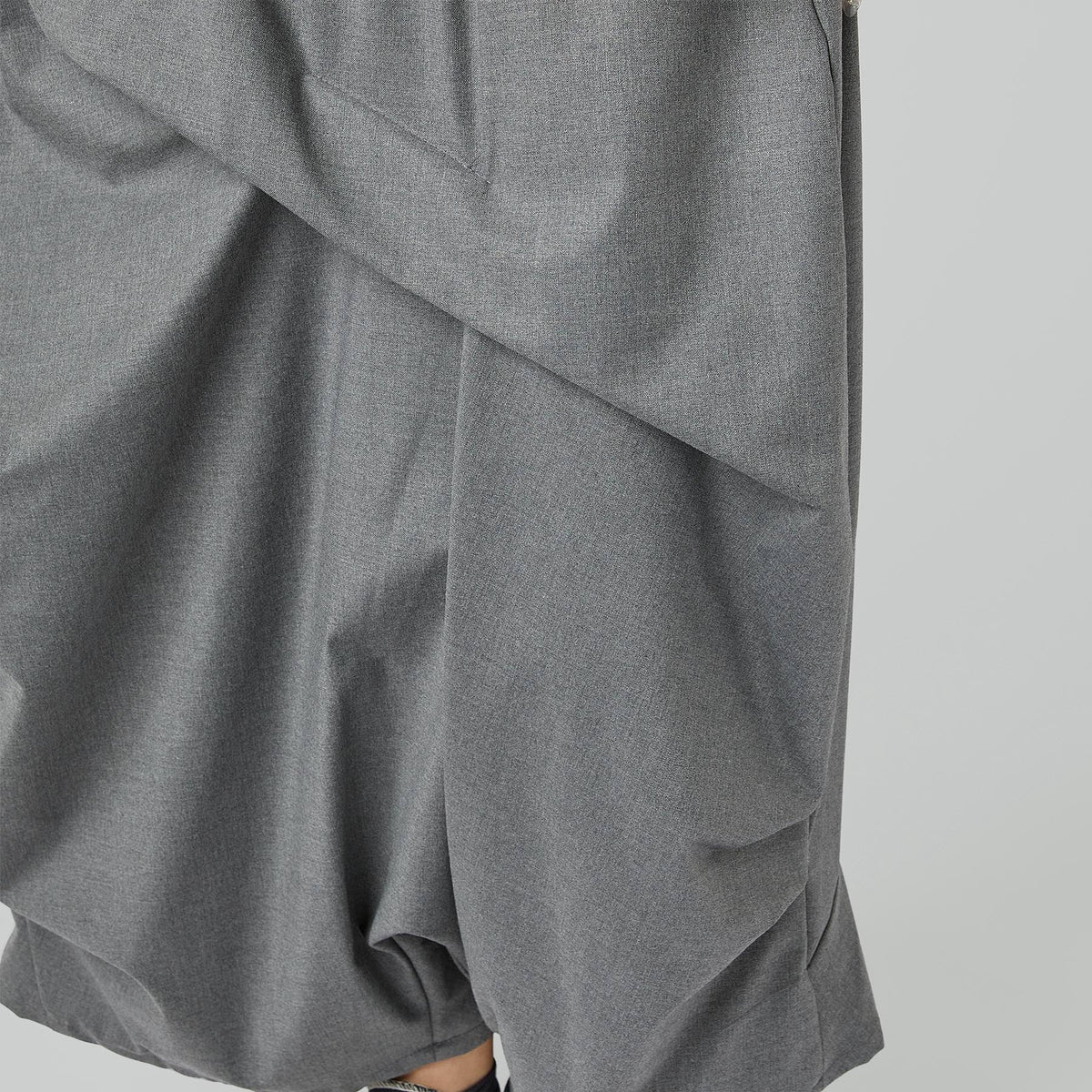 Pantalón gris con pliegues camello Wendy Trendy - Imagen 5