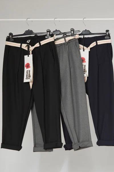 Pantalón Wendy Trendy de pinzas negro